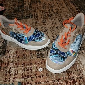 Torrid size 11w sneakers